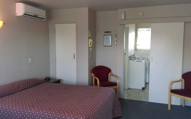 Boundary Court Motor Inn