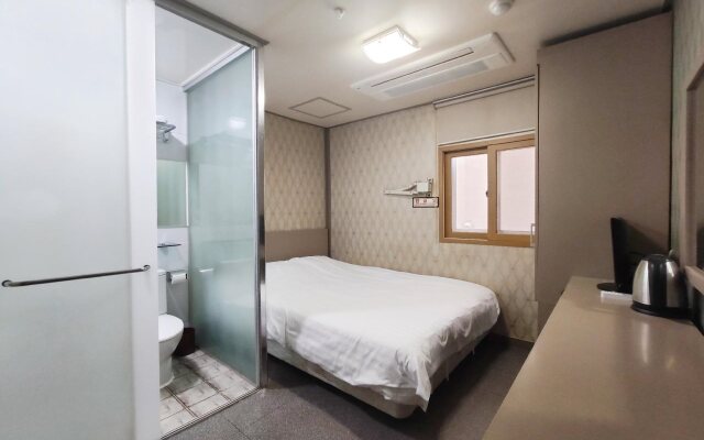 Young Residence Hotel Myeongdong