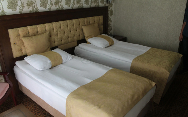 Rest Hotel