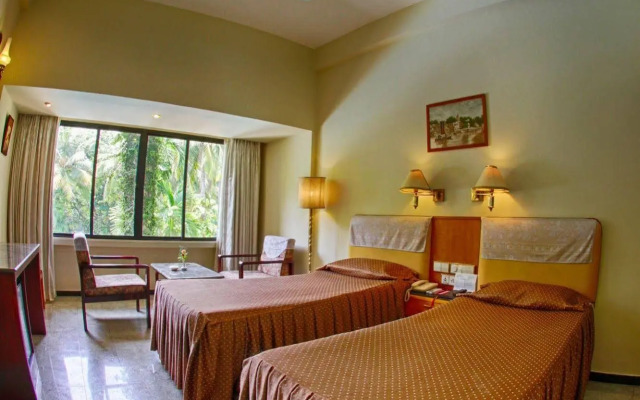 Hotel Parisutham