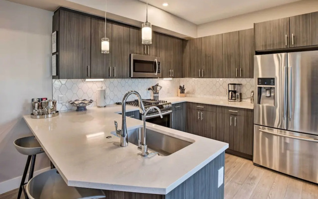 Trendy Denver Townhouse ~ 3 Miles to Downtown!