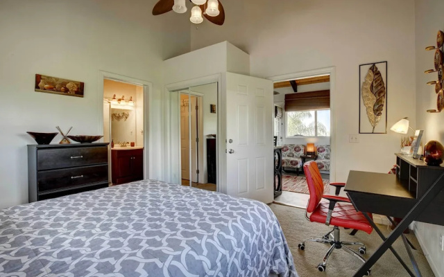 Charming Kailua-kona Apartment Near Hiking & Golf!
