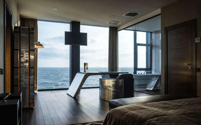 M1 Club Hotel