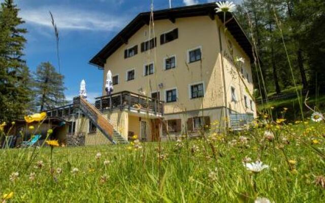 Skihütte Zams Tirol Österreich