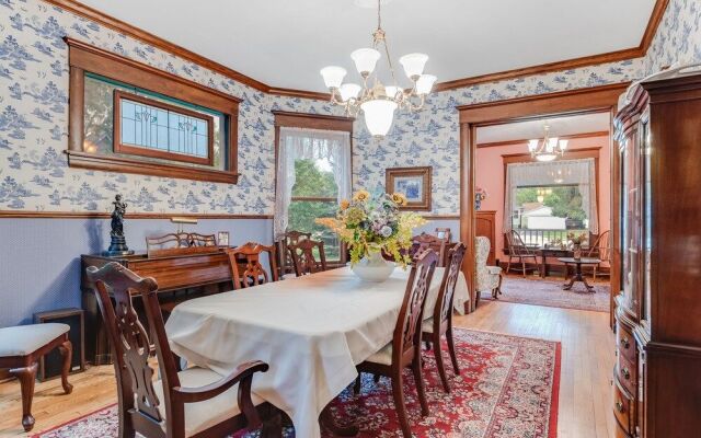 Covington Manor