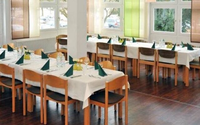 Katholisches Jugend- und Tagungshaus