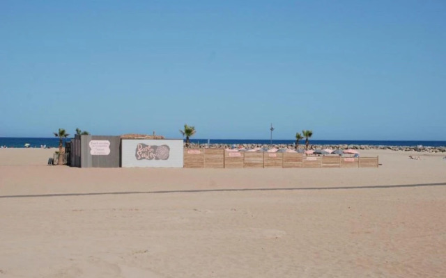 Seaside Stay for Two Guests