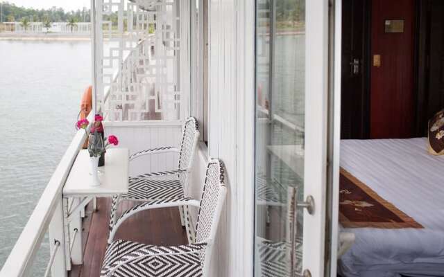 Halong Apricot Cruise