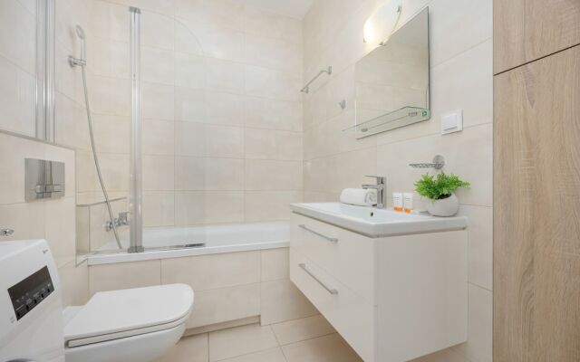 Wolska Apartment Warsaw by Renters