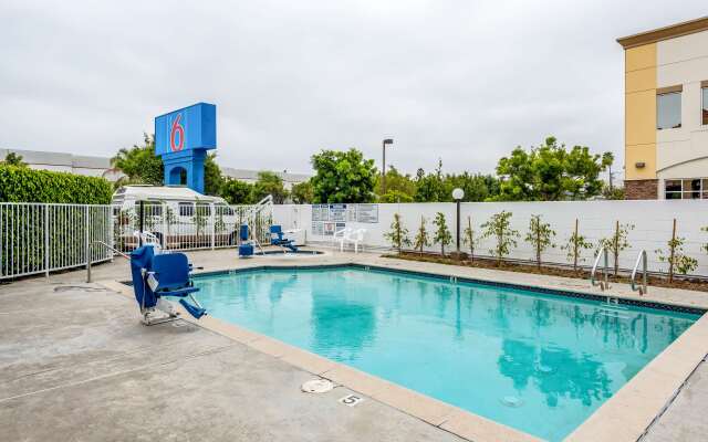 Motel 6 Gardena, CA - South