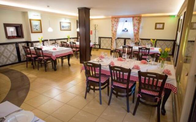 Hotel & Restauracja Gniecki