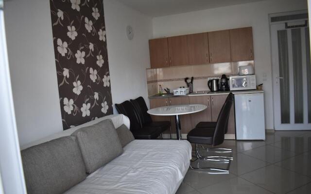 Gréta Wellness Apartmanok -Köztársaság u