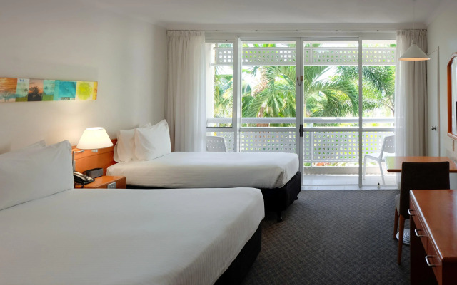 Cairns Harbourside Hotel