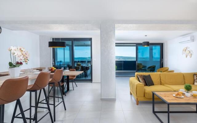 Twins I in Crikvenica