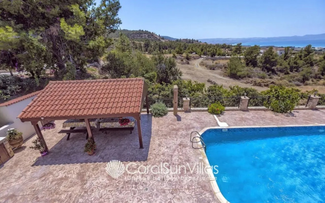 Away-from-it-all, Exceptional Sea Views Sleeps 10