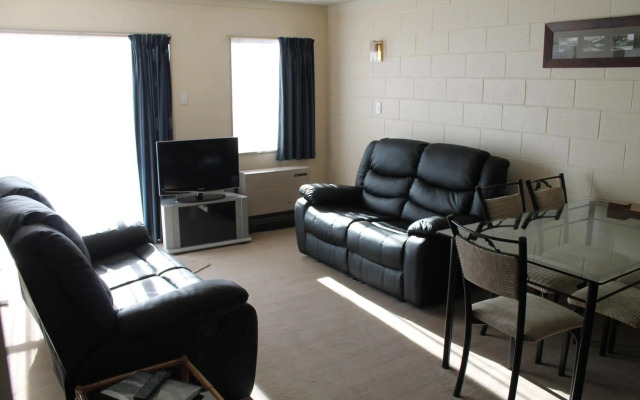 Riverview Motel
