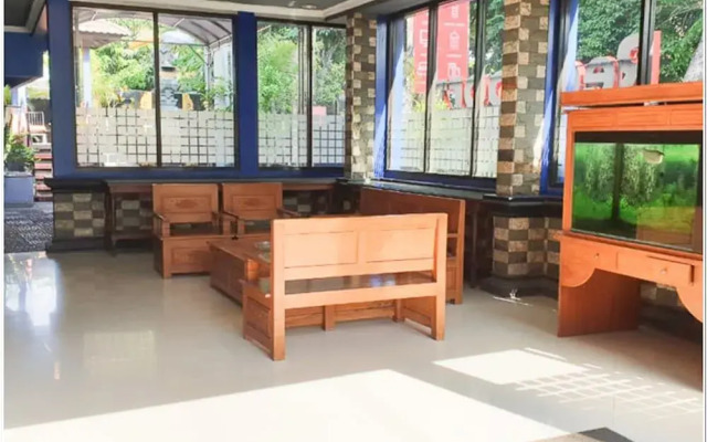 RedDoorz near Bojonegoro Train Station