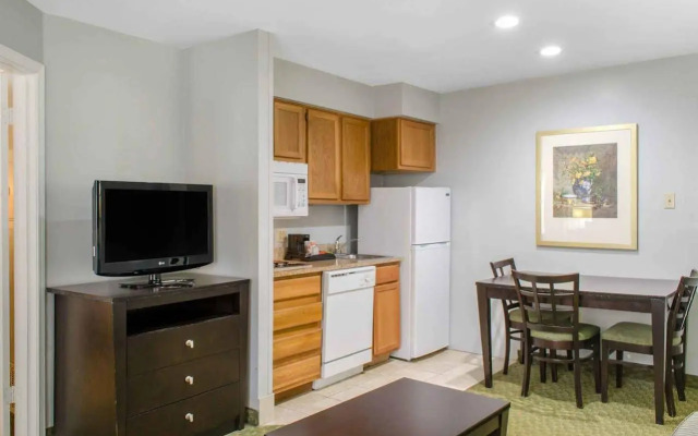 Ramada by Wyndham Shreveport Airport