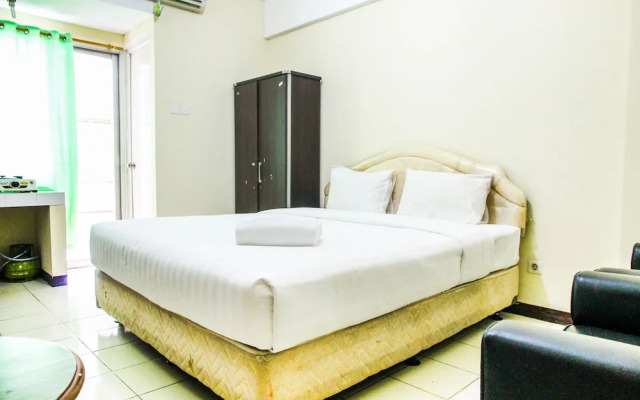 Simply Studio At Green Park View Apartment