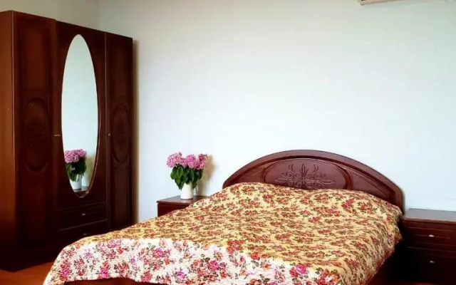 У Розы (Гагра)