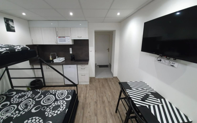 Small Apartments Denisa Business