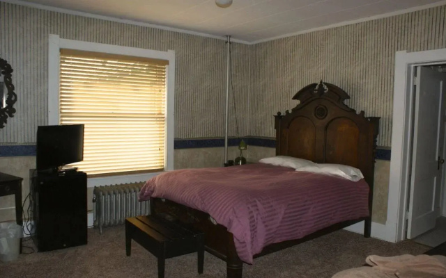 The Higgins Hotel