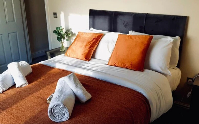 Three Bed Apt Beach View Brighton by Sojo Stay