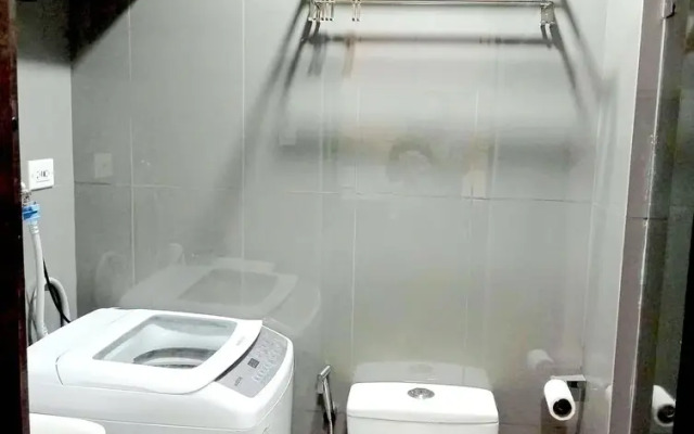 Air Residence Makati Elegant Design WiFi