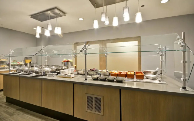 Crowne Plaza Tulsa - Southern Hills