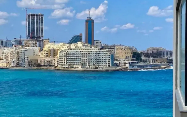 Sliema, Stylish 1 Bedroom Apartment with Parking.