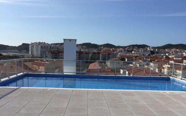 Apartment in Sdo Martinho do Porto