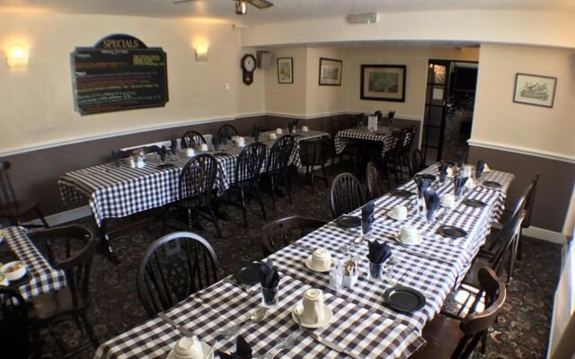 The Fox & Hounds Inn