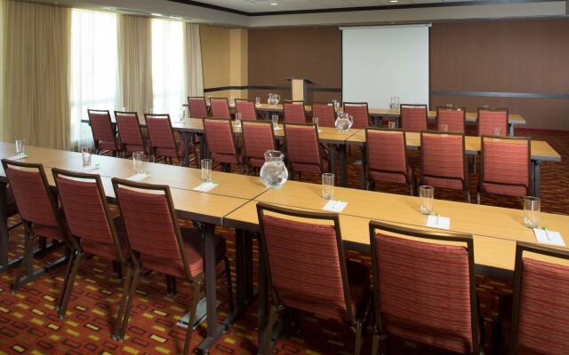 Courtyard by Marriott Dallas Midlothian-Midlothian Conf Ctr