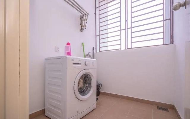 OYO Home 89464 Awesome 1 Bedroom D'summit