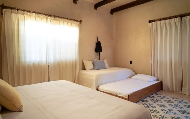 Mero Mero Hotel
