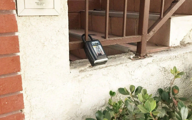 Fully Furnished Apartment in Glendale