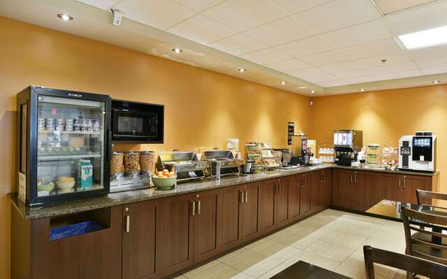 Quality Inn & Suites Victoriaville