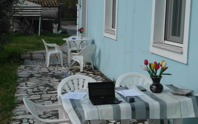 Tom's House/2 Between Paleokastritsa Dassia Ipsos!
