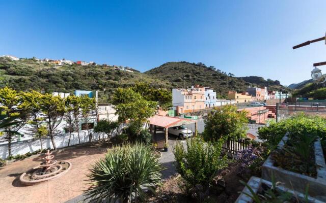 5BR Home - Pool Parking & Tennis Court