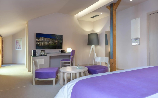 Hydrama Grand Hotel