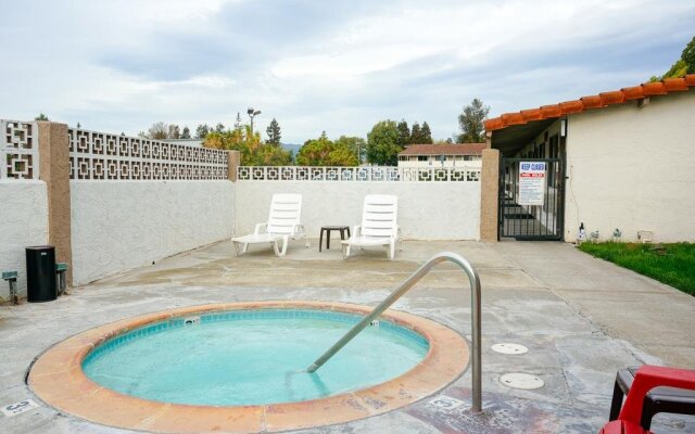 Super 8 by Wyndham San Jose Airport