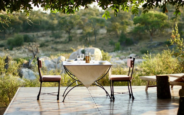 Ivory Wilderness River Rock Lodge