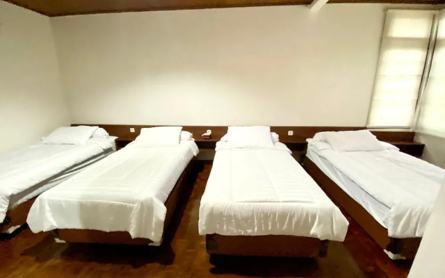 SF Homey Puri Indah – Guest Rooms – Cipanas