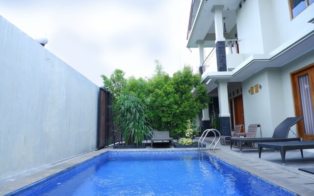 OYO 703 Omah Olin Guesthouse