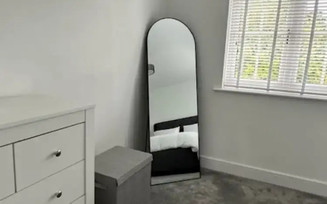 Stylish 2 Bedroom House - Village Location