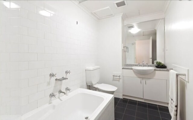 Darling Harbour City View 1 Br Apartment