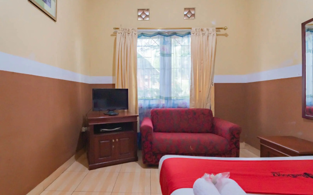 RedDoorz Plus @ Grand Yustik Sukabumi