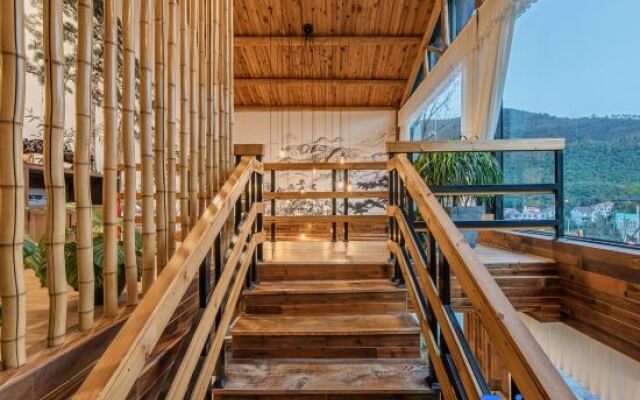 Yunshang Grassland Fengsheng three time hot spring holiday villa