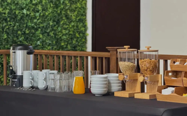 Hangar Inn Tijuana