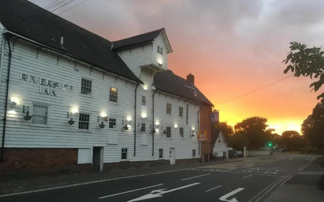 Riverside Inn